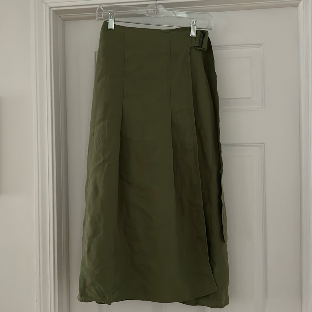 Aritzia Wilfred Silana Skirt